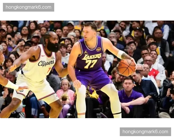 快船湖人洛城德比,伦纳德东契奇巨星对决精彩纷呈 快船湖人洛城德比,伦纳德东契奇巨星对决精彩纷呈