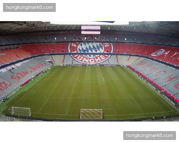 消息：为迎接2027年欧冠决赛，法兰西体育场启动草皮更换工程。